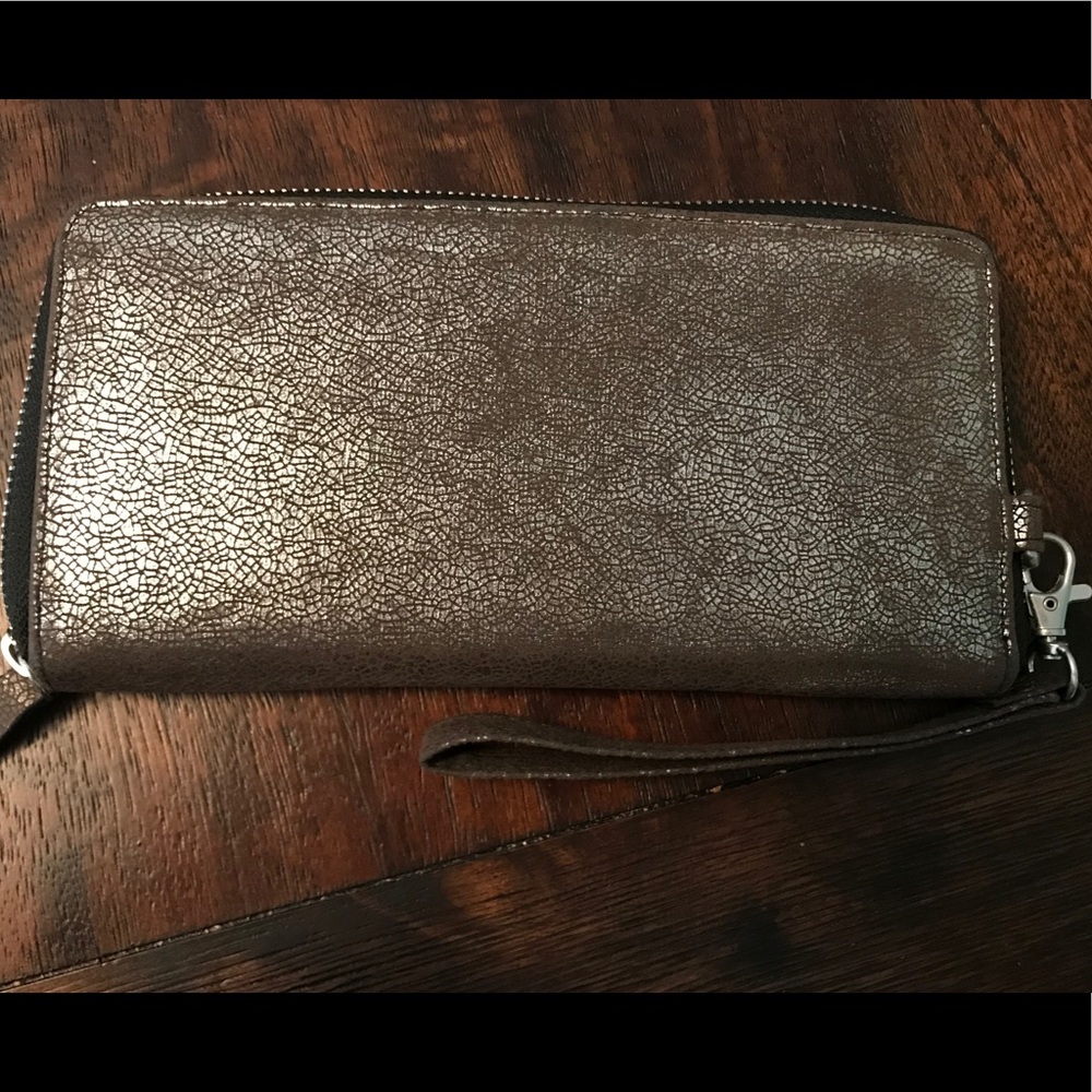 Buckle Wallet/wristlet